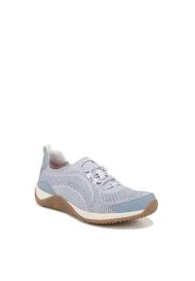 Echo Sky Sneaker