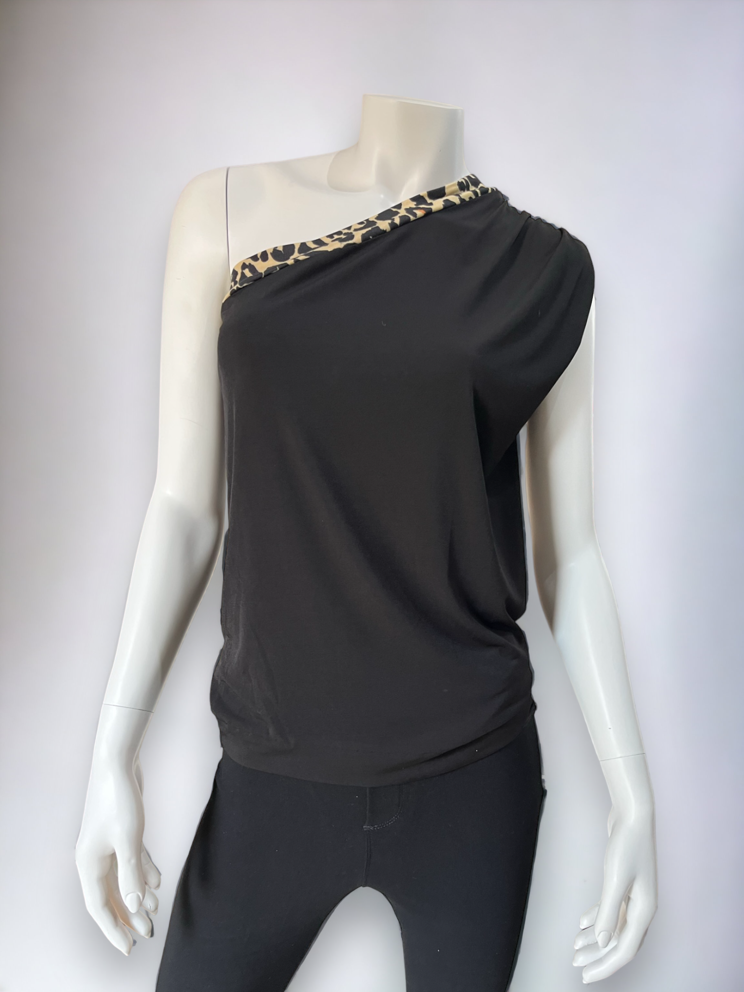 Itanya Top - Leopard/Black