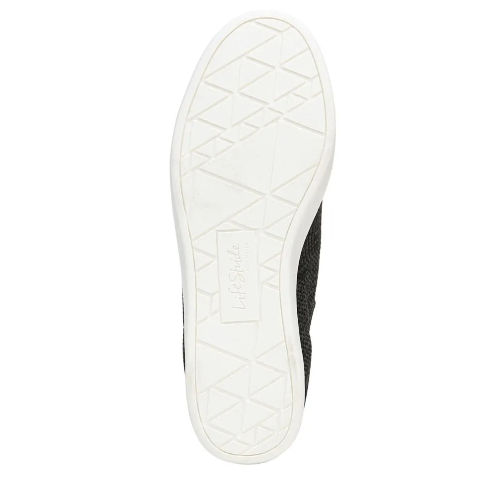 LIFESTRIDE  WOMENS ESME 2 SLIP ON SNEAKER