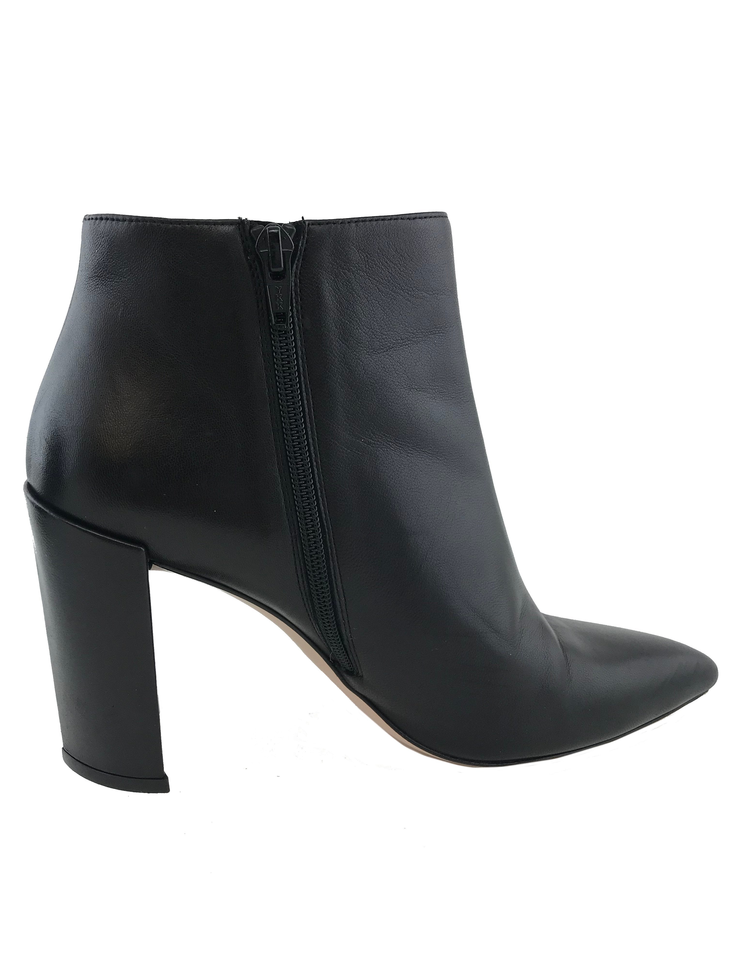 Stuart Weitzman Block-Heel Leather Ankle Bootie Size 9