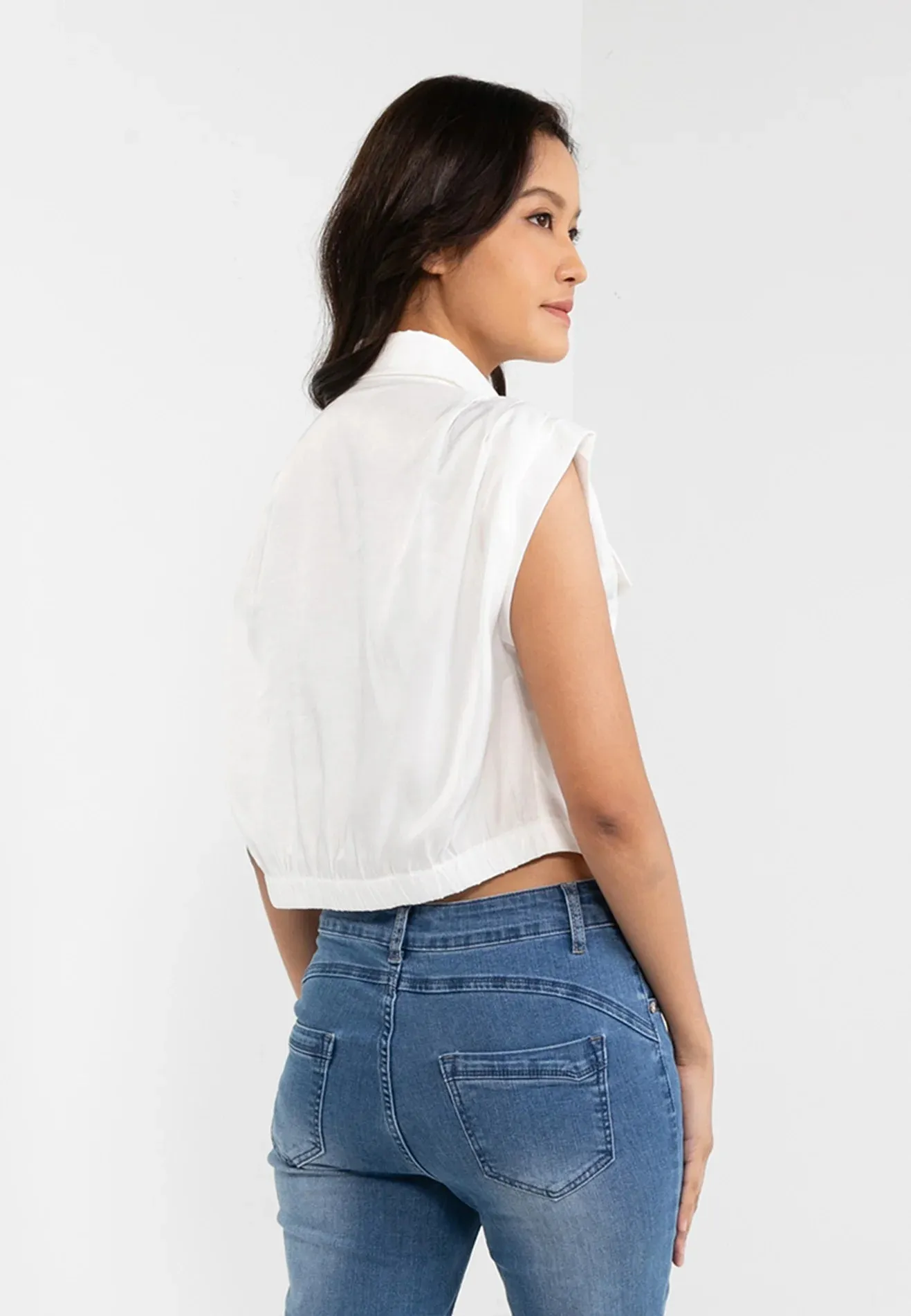 VOIR JEANS Button Up Detail Crop Top